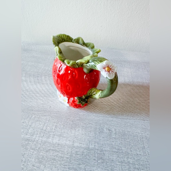 Corner Ruby Dining Strawberry Collection By Corner Ruby Canister